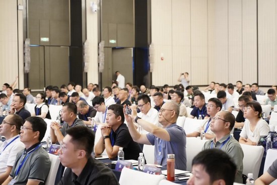 全球首發＋1 ！華工激光新品亮相首屆中國激光焊接行業大會